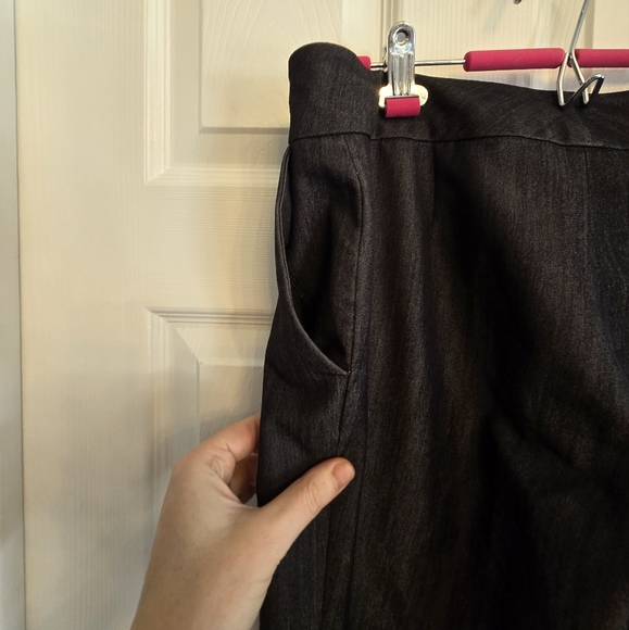 (S) Calvin Klein Trousers - Picture 8 of 10